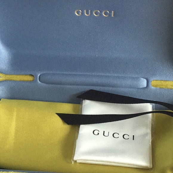 AUTHENTIC GUCCI SUNGLASSES. - Picture 6 of 7